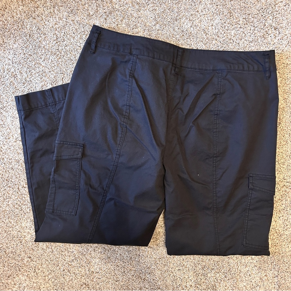A New Day Black Cargo Pants - Picture 4 of 8